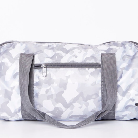 State Bags x Soulcycle Felix Gray Camo Print Duffel Bag NWT - Picture 3 of 4